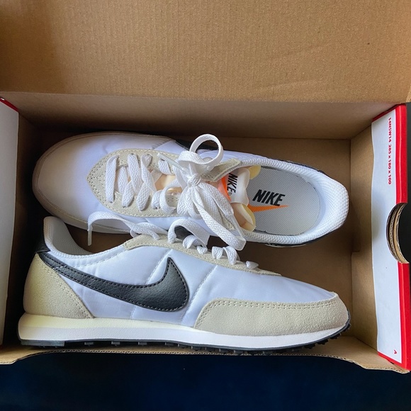 W NIKE WAFFLE TRAINER 2 - Picture 3 of 5